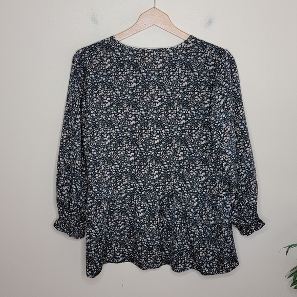 NWT Everyday Chic Boutique | Flirt with Florals Faux Crossover Side Tie Blouse - Picture 7 of 7